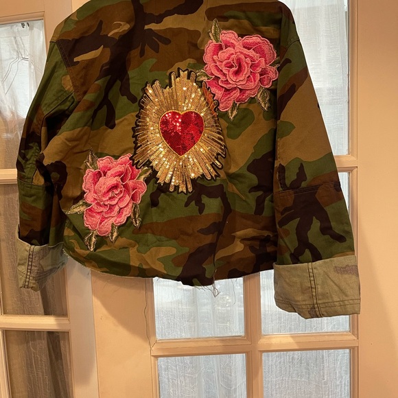 Beautiful Camo Crop Jacket One Size - Picture 2 of 2